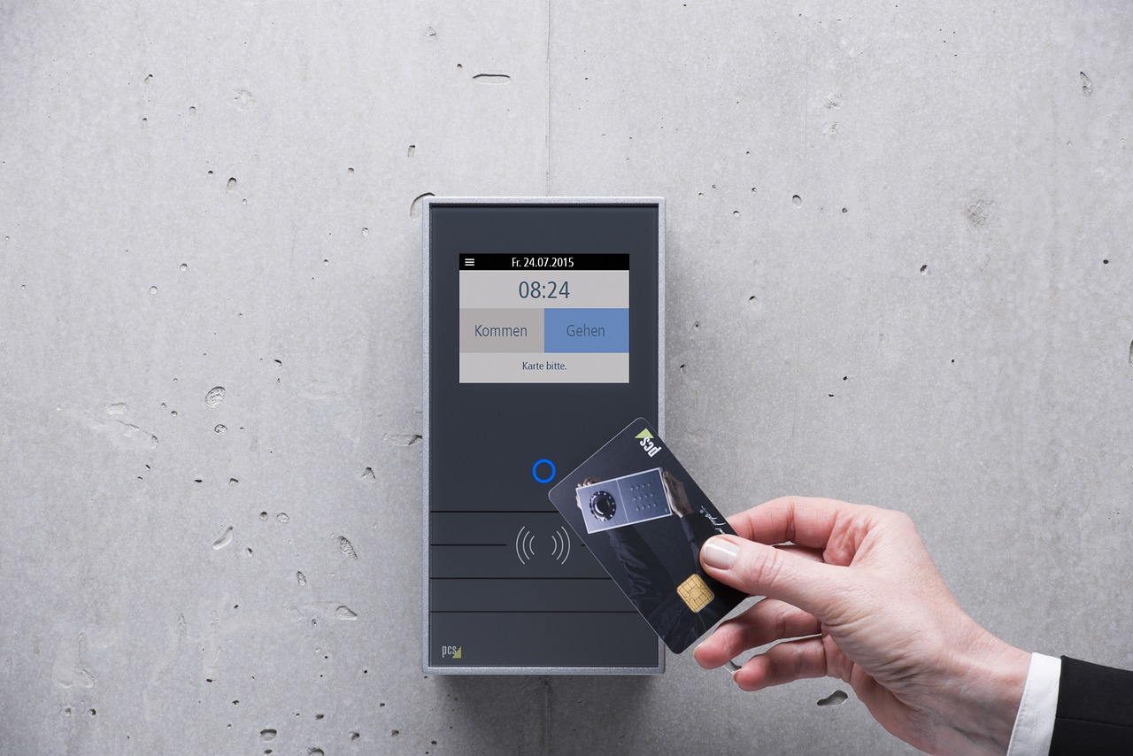 Alarmes et contrôle d’accès : comment sécuriser efficacement votre entreprise ?